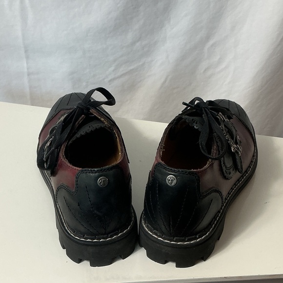 John Fluevog Black and Burgundy Oxfords - Picture 4 of 11